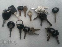 Collection of old car keys 20 pcs