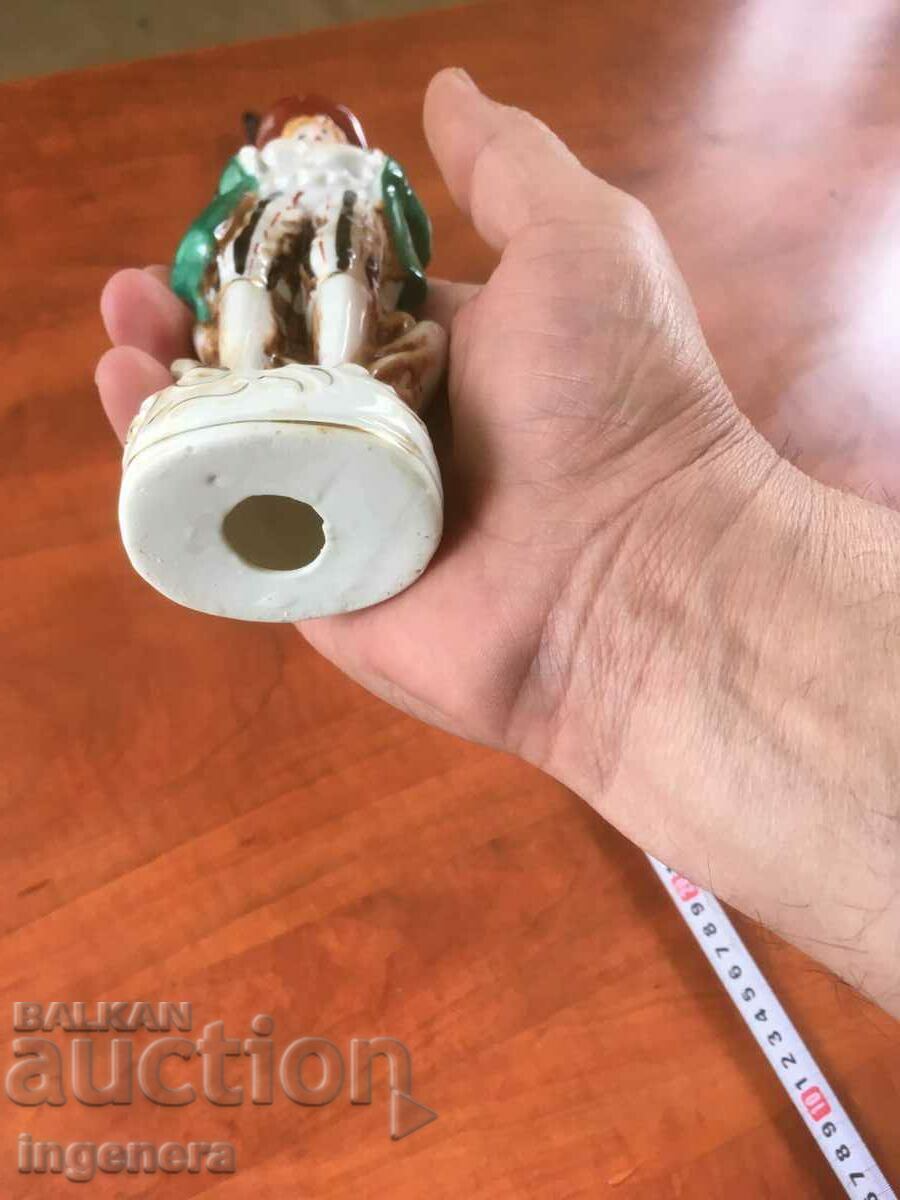 PORCELAIN FIGURE STATUTE GOLD - 7 PORCELAIN FIGURE STATUTE GOLD - 7