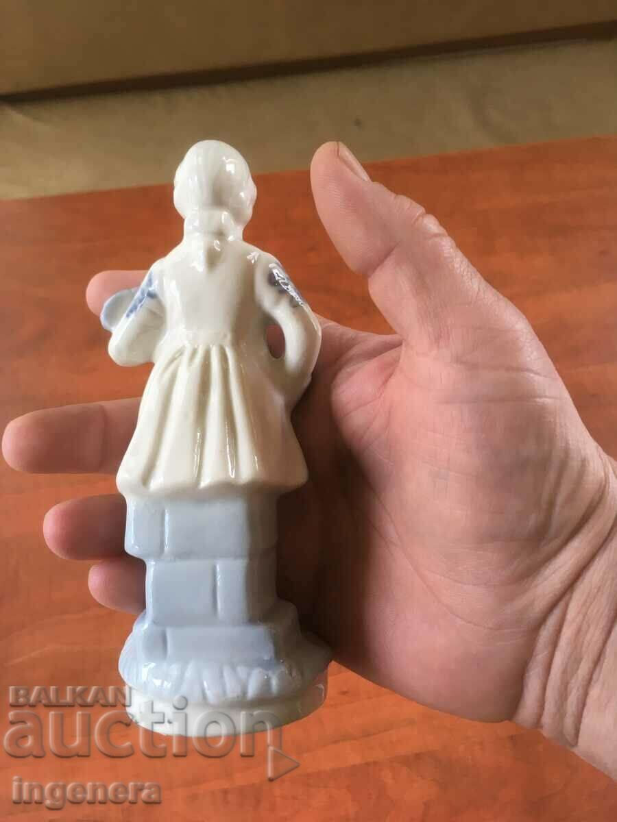 Licitație STATUTĂ FIGURĂ PORCELANĂ AUR
