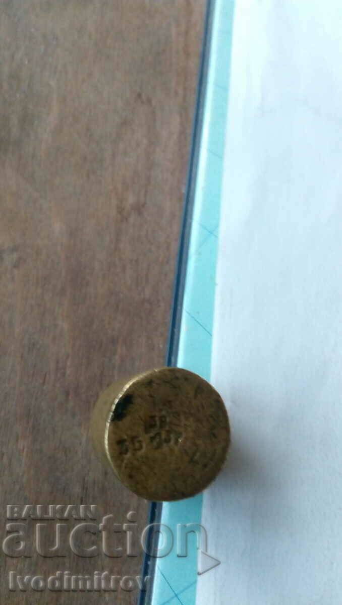 Auction  Scale weight 500 grams