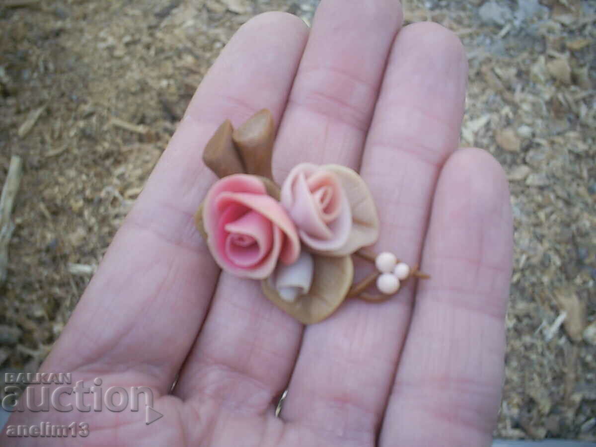 OLD ROSE BROOCH