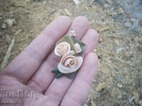 СТАРА БРОШКА РОЗИ