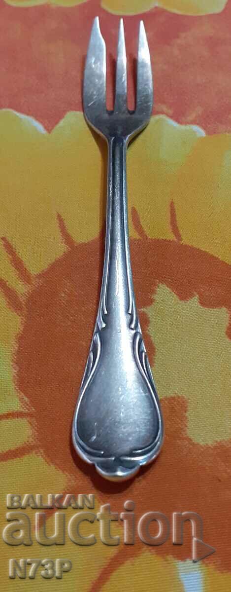 DESSERT SILVER FORK. - 5 DESSERT SILVER FORK. - 5