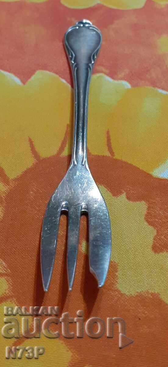 DESSERT SILVER FORK. - 6 DESSERT SILVER FORK. - 6