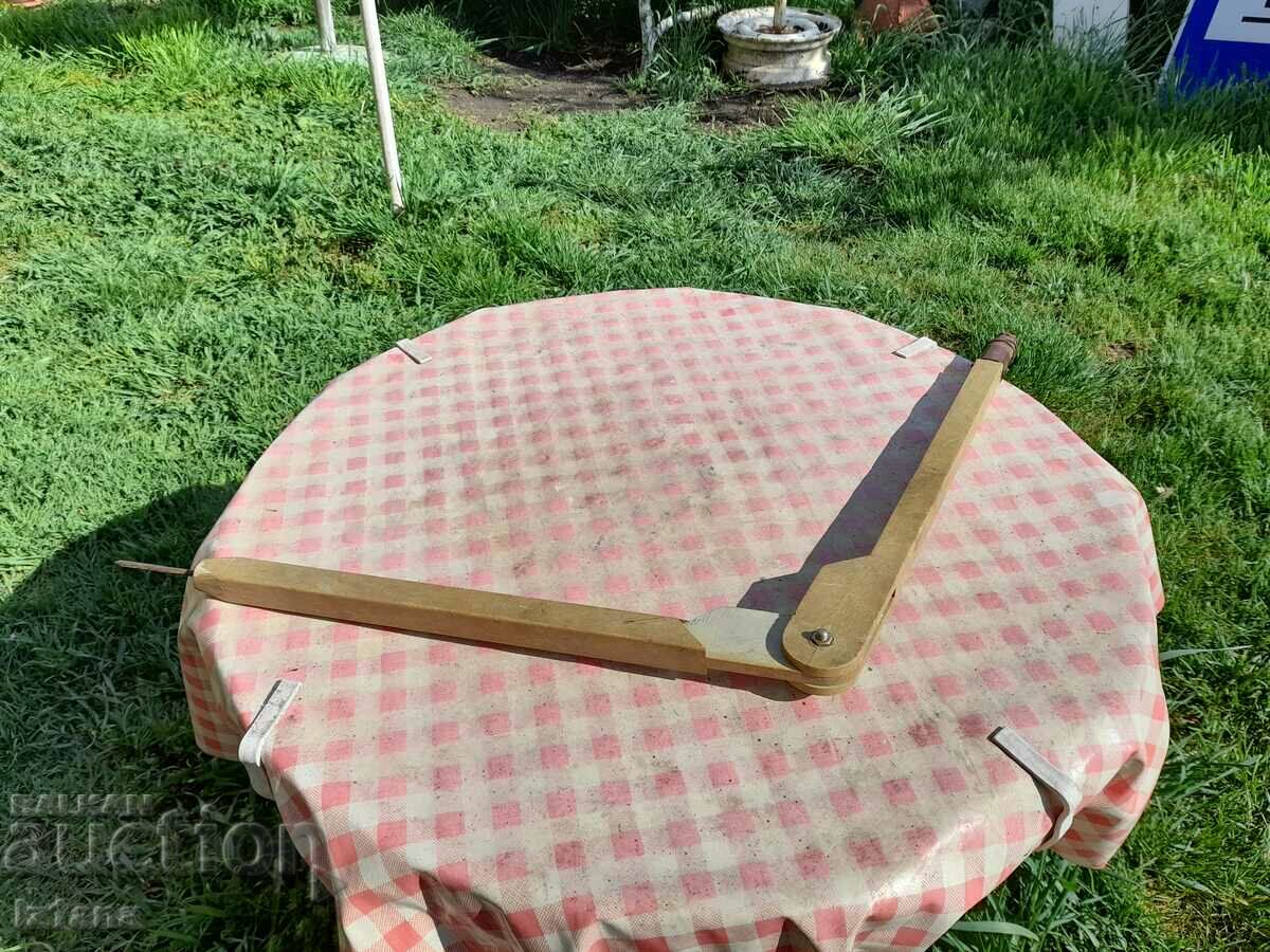 Delivery of An old school compass Delivery of An old school compass