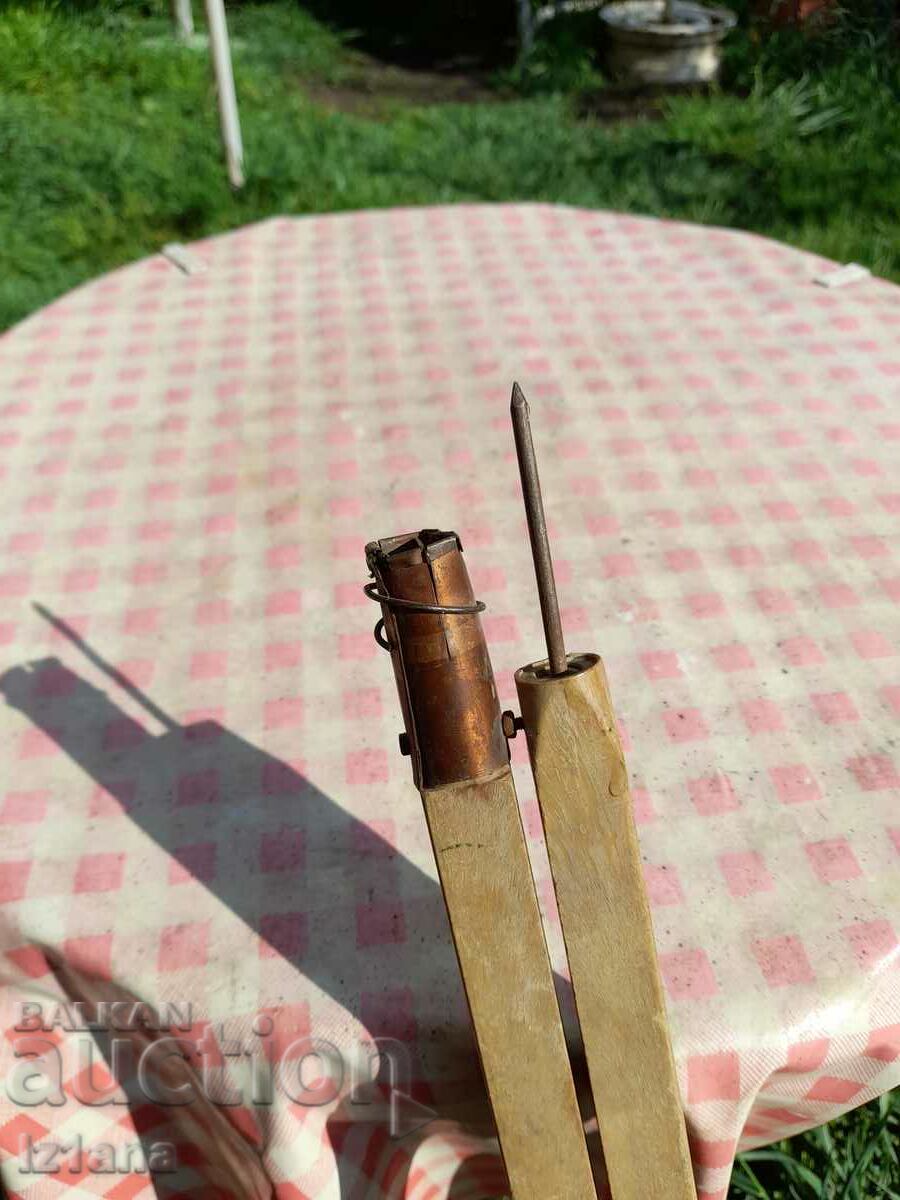 An old school compass - 5 An old school compass - 5