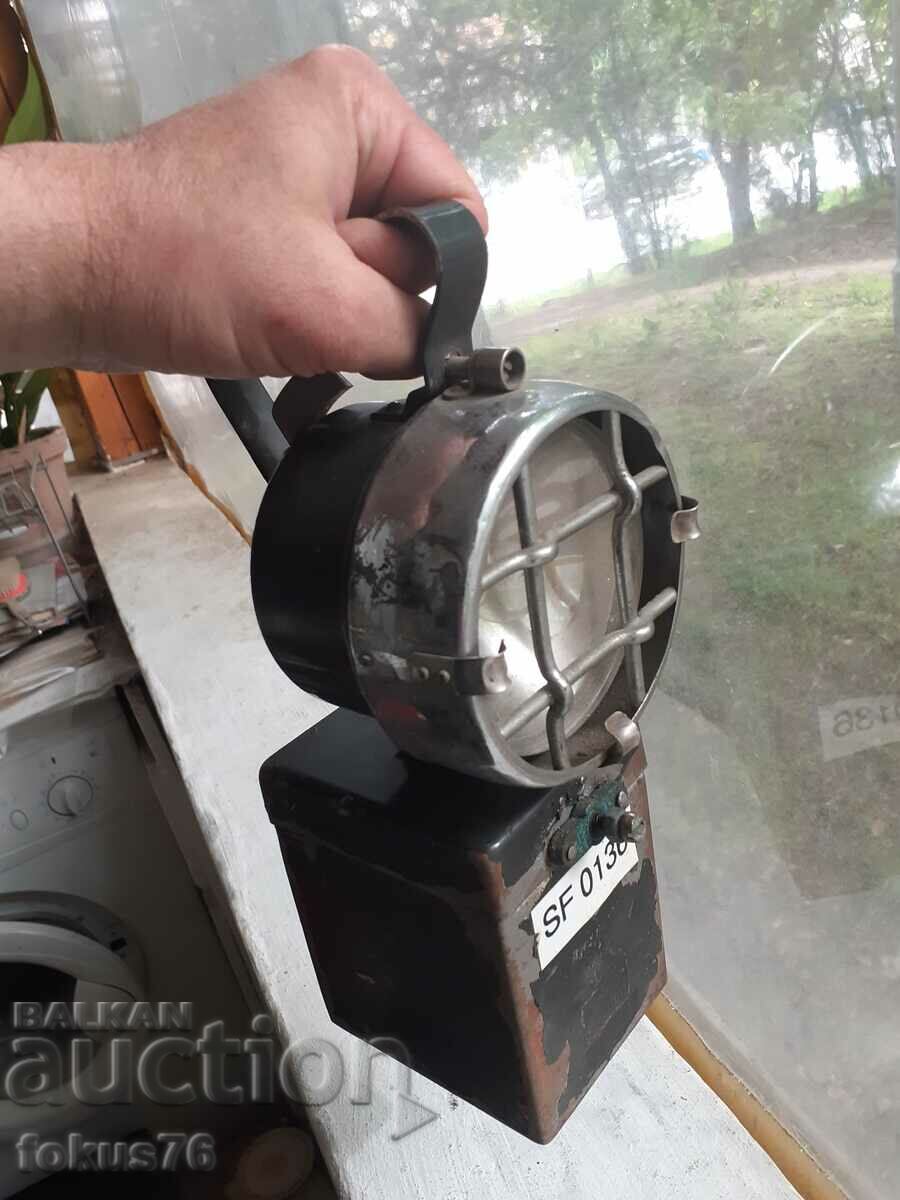 Стар немски акумолаторен фенер - 5 Стар немски акумолаторен фенер - 5