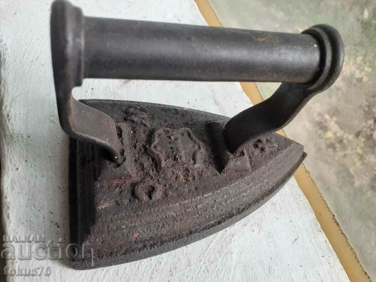 Old collector's small iron - 5