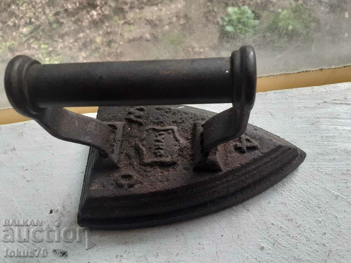 Old collector's small iron - 6