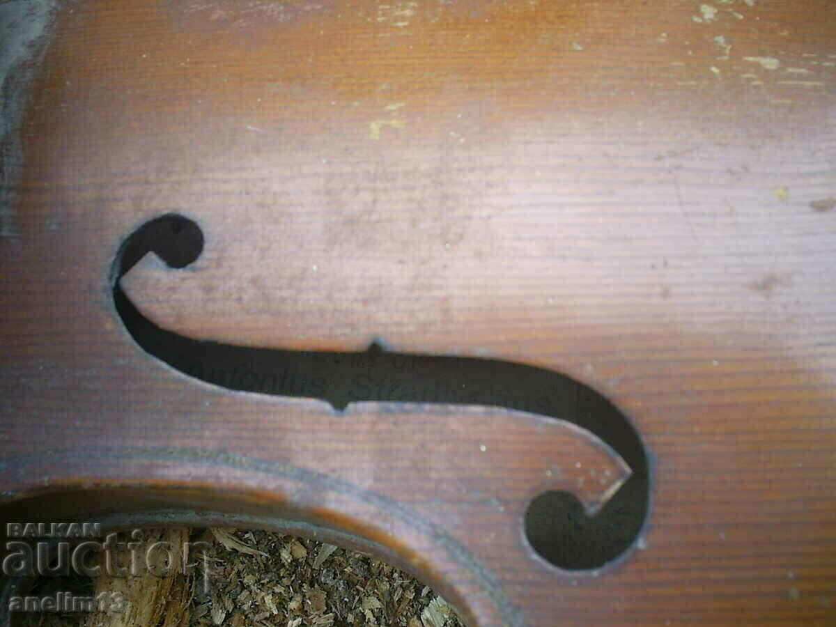 OLD VIOLIN FOR INTERIOR PARTS OR RESTORATION with price 220.00 BGN | € 112.48 OLD VIOLIN FOR INTERIOR PARTS OR RESTORATION with price 220.00 BGN | € 112.48