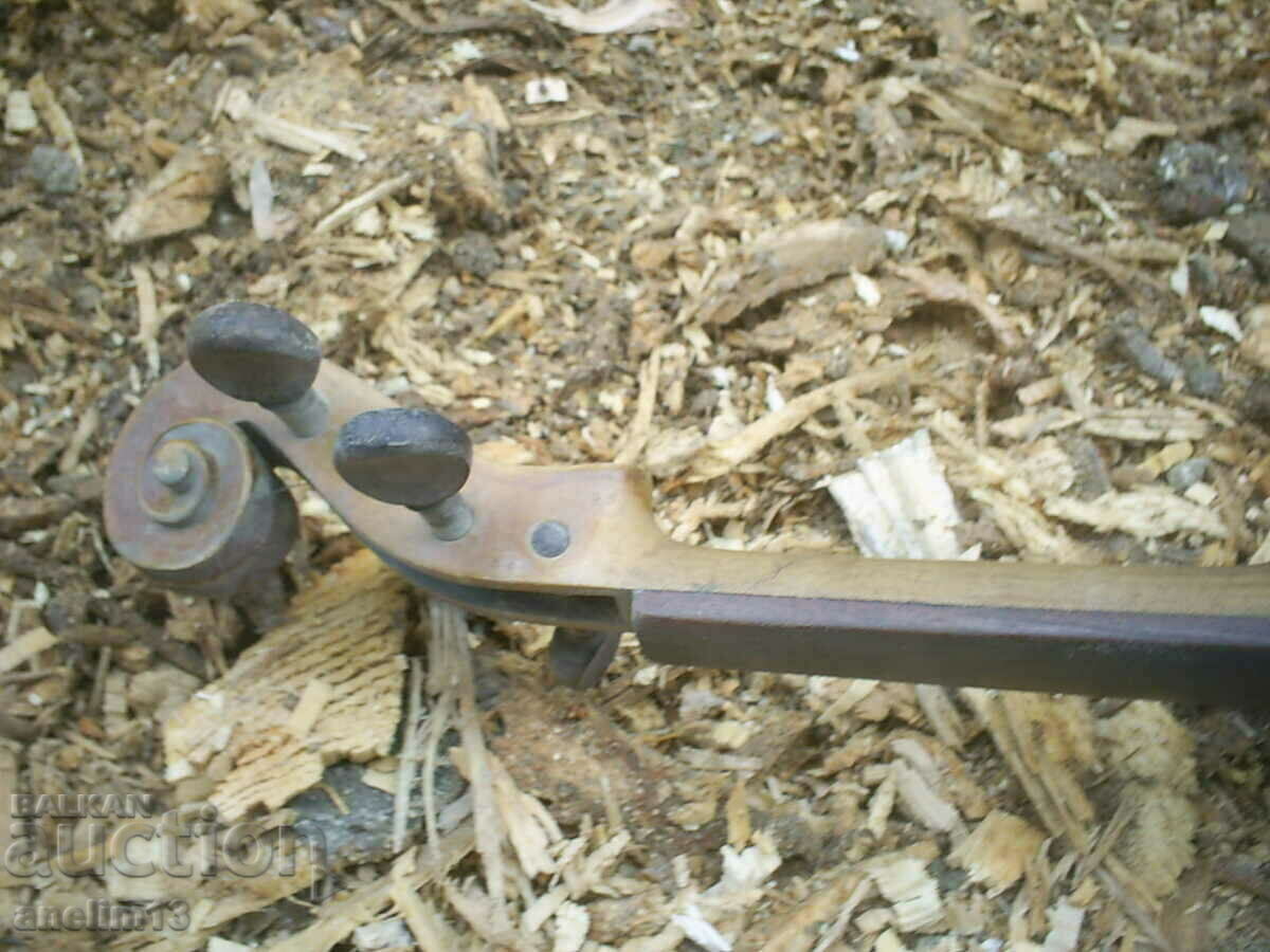 OLD VIOLIN FOR INTERIOR PARTS OR RESTORATION - 5 OLD VIOLIN FOR INTERIOR PARTS OR RESTORATION - 5