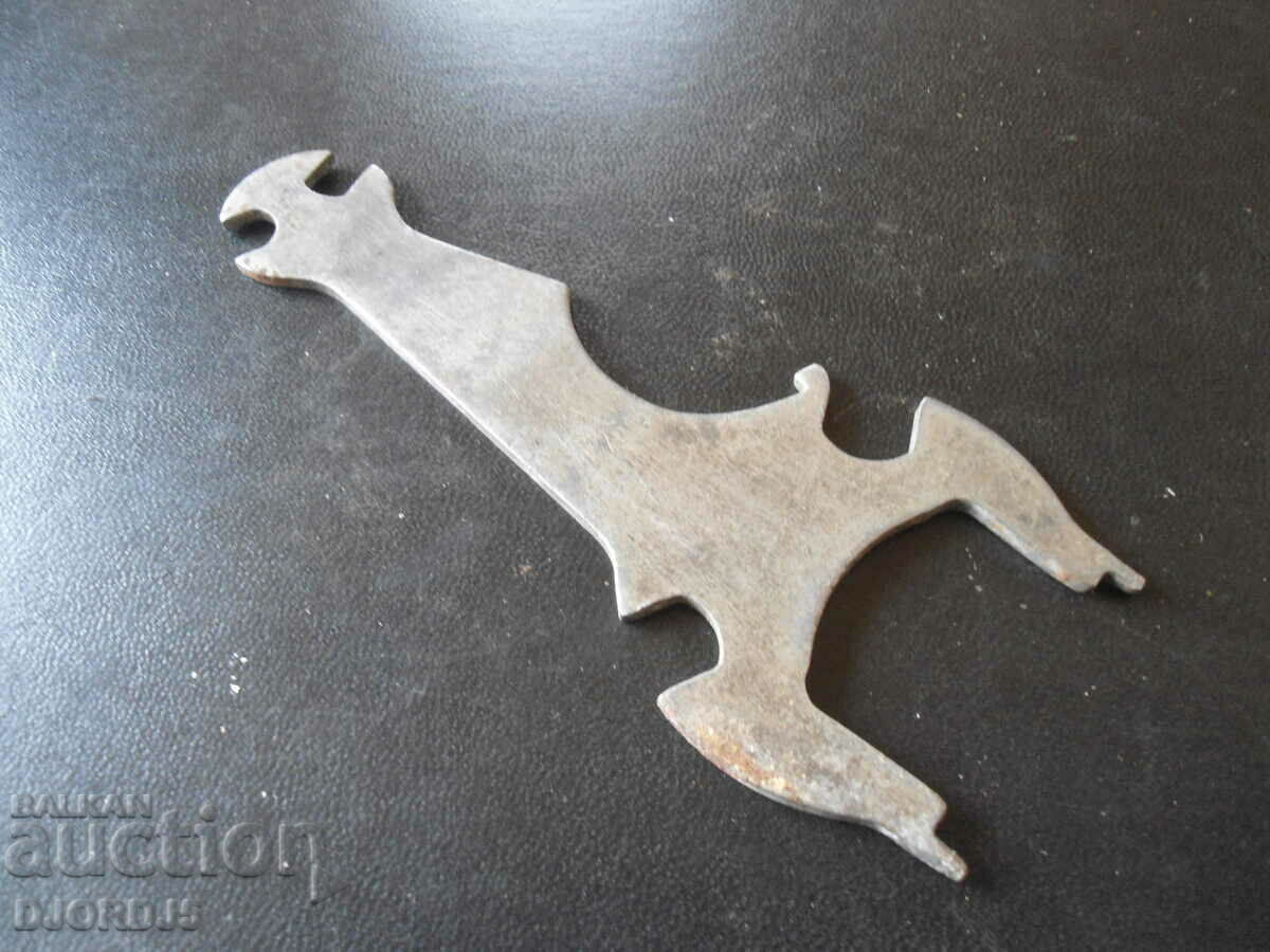 Old universal key with price 5.00 BGN | € 2.56 Old universal key with price 5.00 BGN | € 2.56