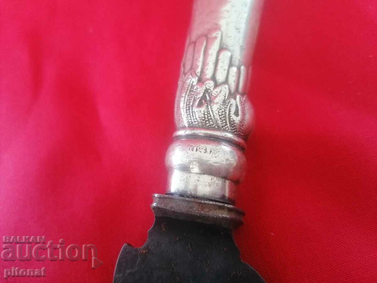 Доставка на Антикварен сребърен нож