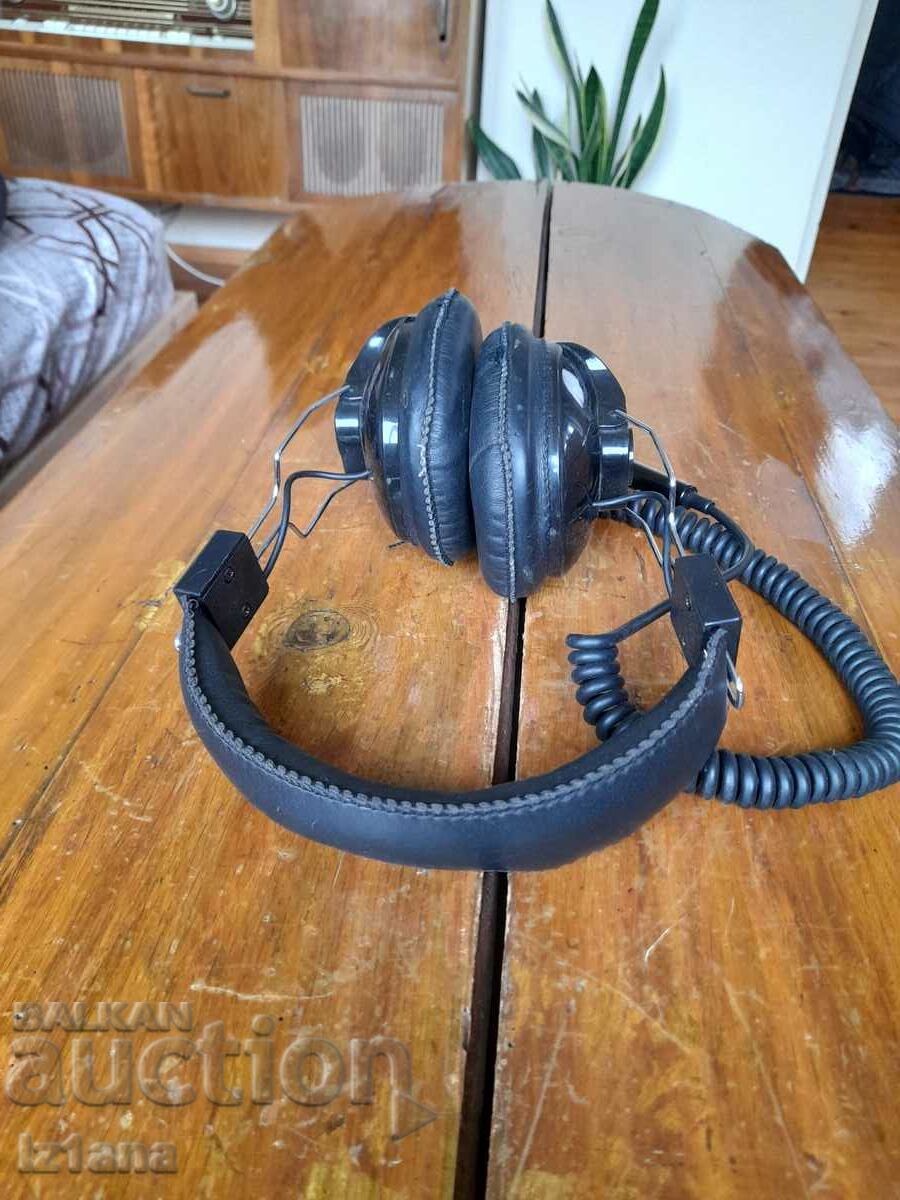 Old RS headphones with price 40.00 BGN | € 20.45