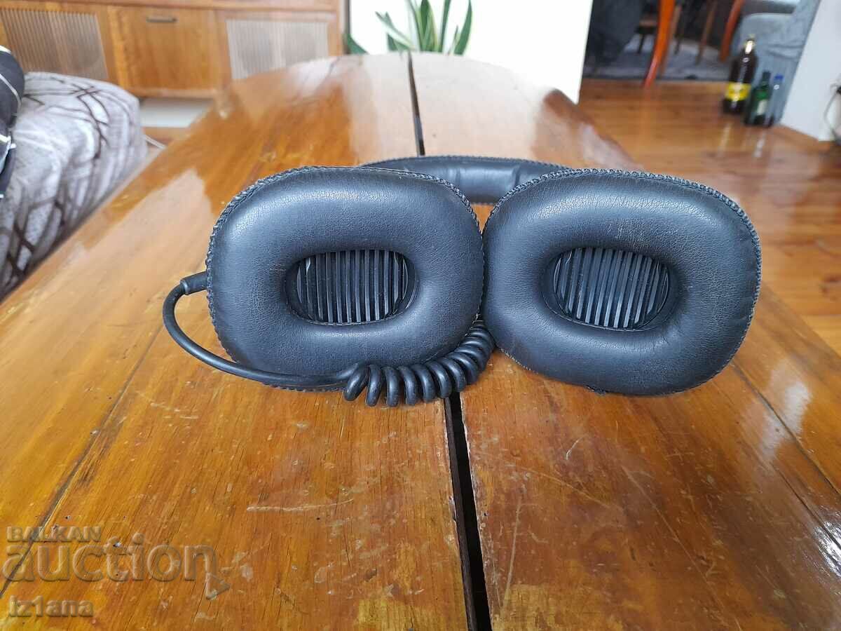 Auction  Old RS headphones