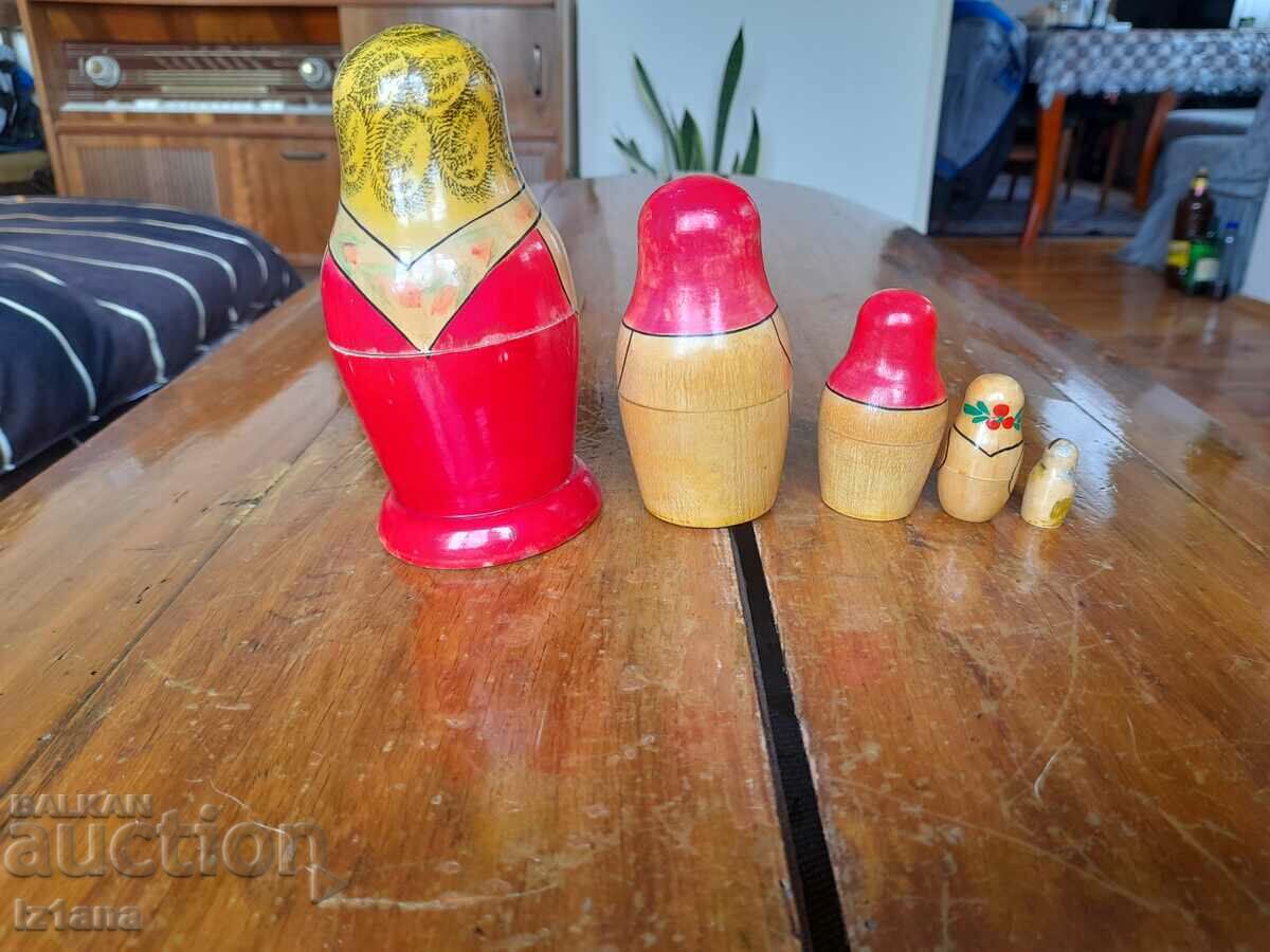 Licitație Matryoshka veche, păpuși matrioșca