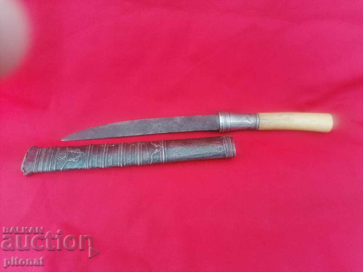 Authentic knife "Dha" from Burma 19th century with price 380.00 BGN | € 194.29 Authentic knife "Dha" from Burma 19th century with price 380.00 BGN | € 194.29