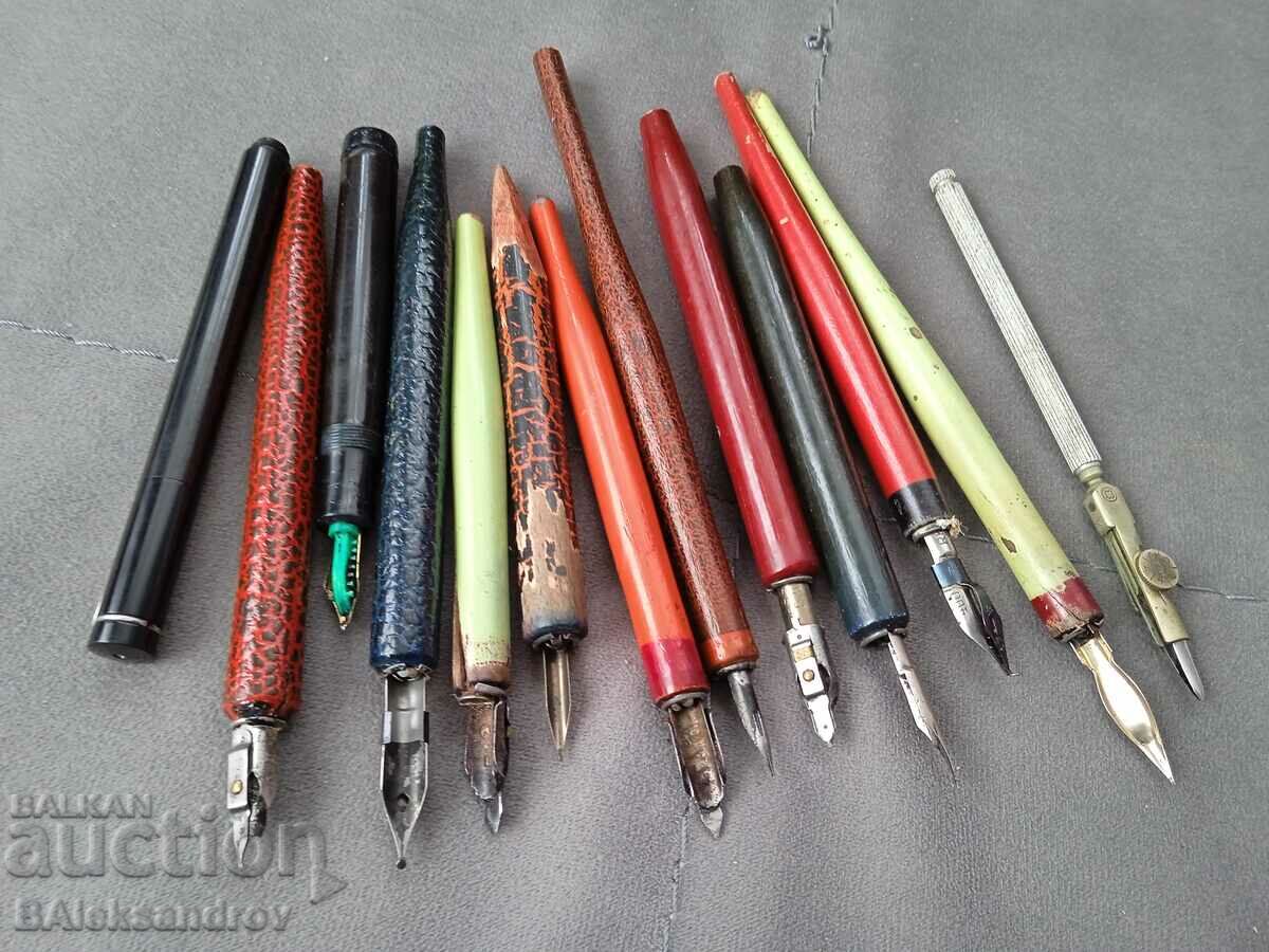 Auction Large lot of pendants in a box Auction Large lot of pendants in a box