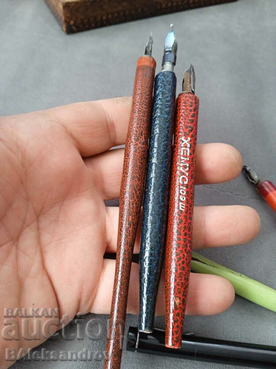 Delivery of Large lot of pendants in a box Delivery of Large lot of pendants in a box