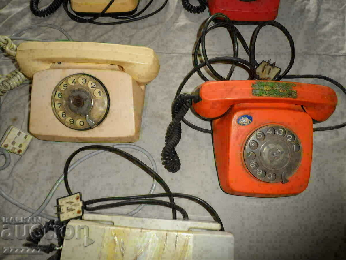 Аукцион Лот от 5 бр. стари телефони Аукцион Лот от 5 бр. стари телефони