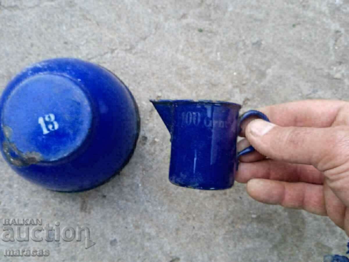 Vase vechi cu email cu preț € 5.11 | 9.99 BGN