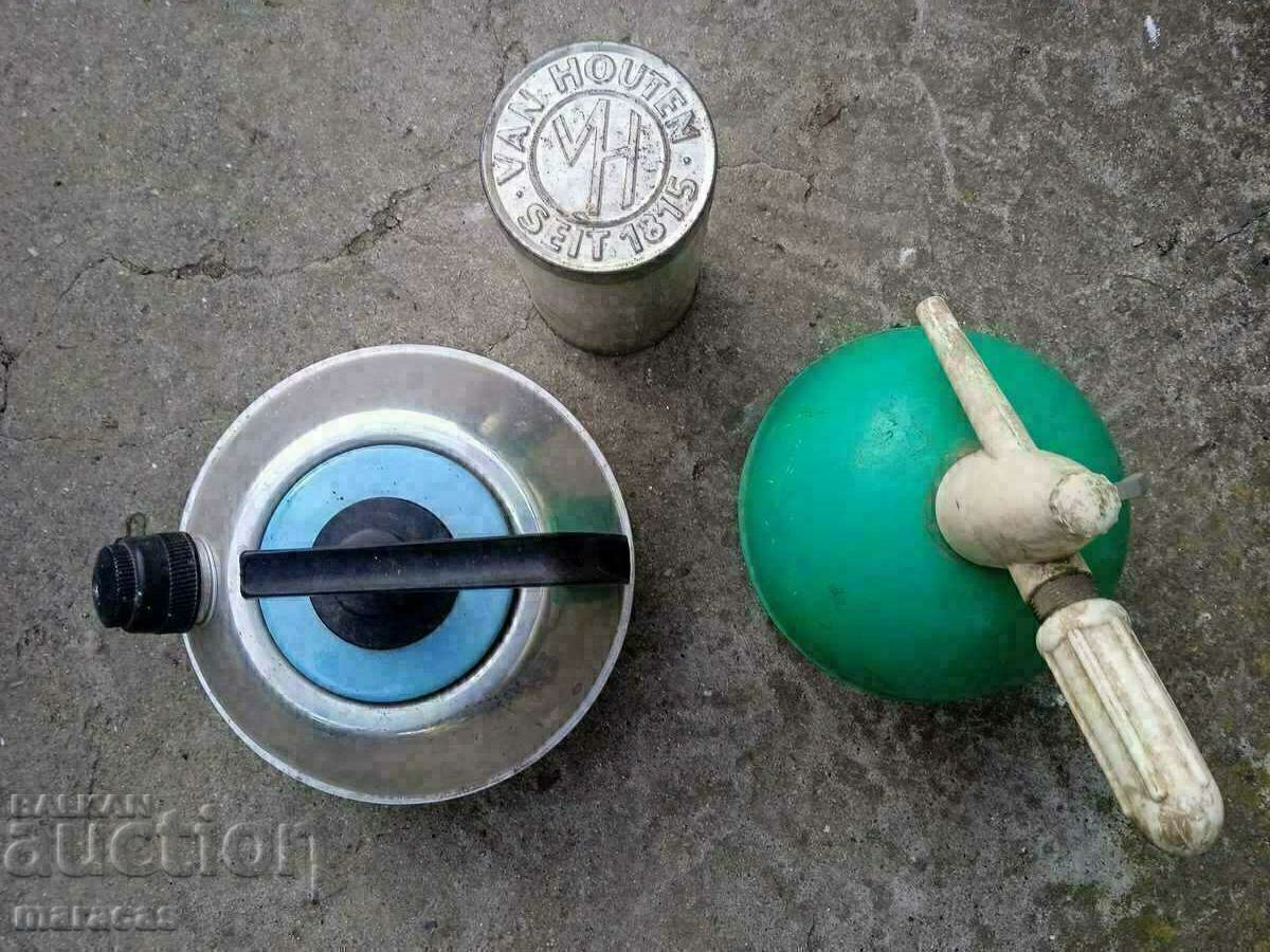 Lots of items Lots of items