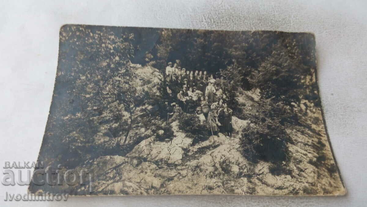 Снимка Ученици от търг. у-ще на екскурзия до Череп м-ръ 1922