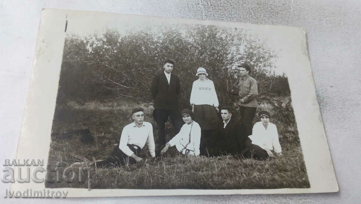Photo Veliko Tarnovo Young men and women on the meadow 1927
