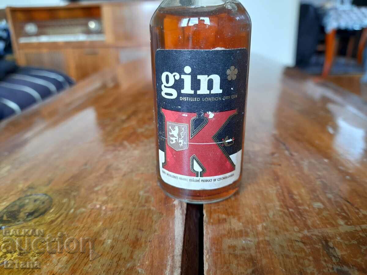 Παλιό μπουκάλι τζιν Κ με τιμή 20.00 BGN | € 10.23