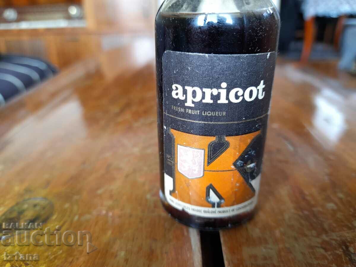 Sticla veche de caise cu preț 20.00 BGN | € 10.23