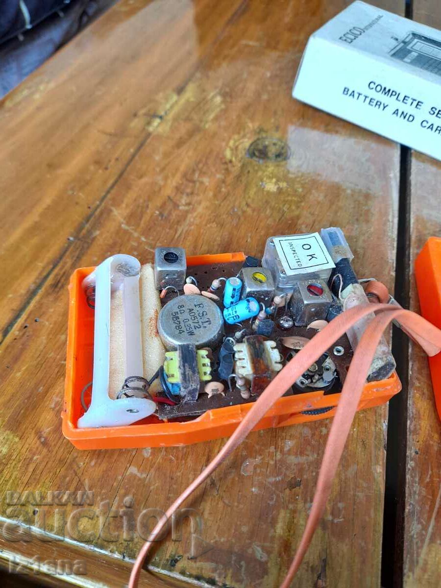 Παλιό ραδιόφωνο, ραδιόφωνο Eccio - 7