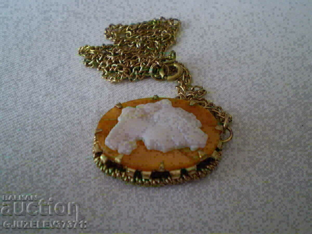 medallion cameo medallion 1960-1970 - 5 medallion cameo medallion 1960-1970 - 5