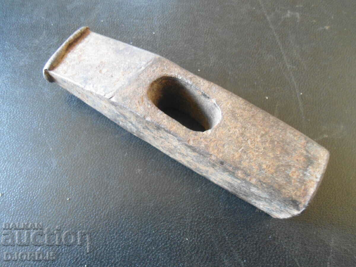 An old hammer with price 2.00 BGN | € 1.02 An old hammer with price 2.00 BGN | € 1.02
