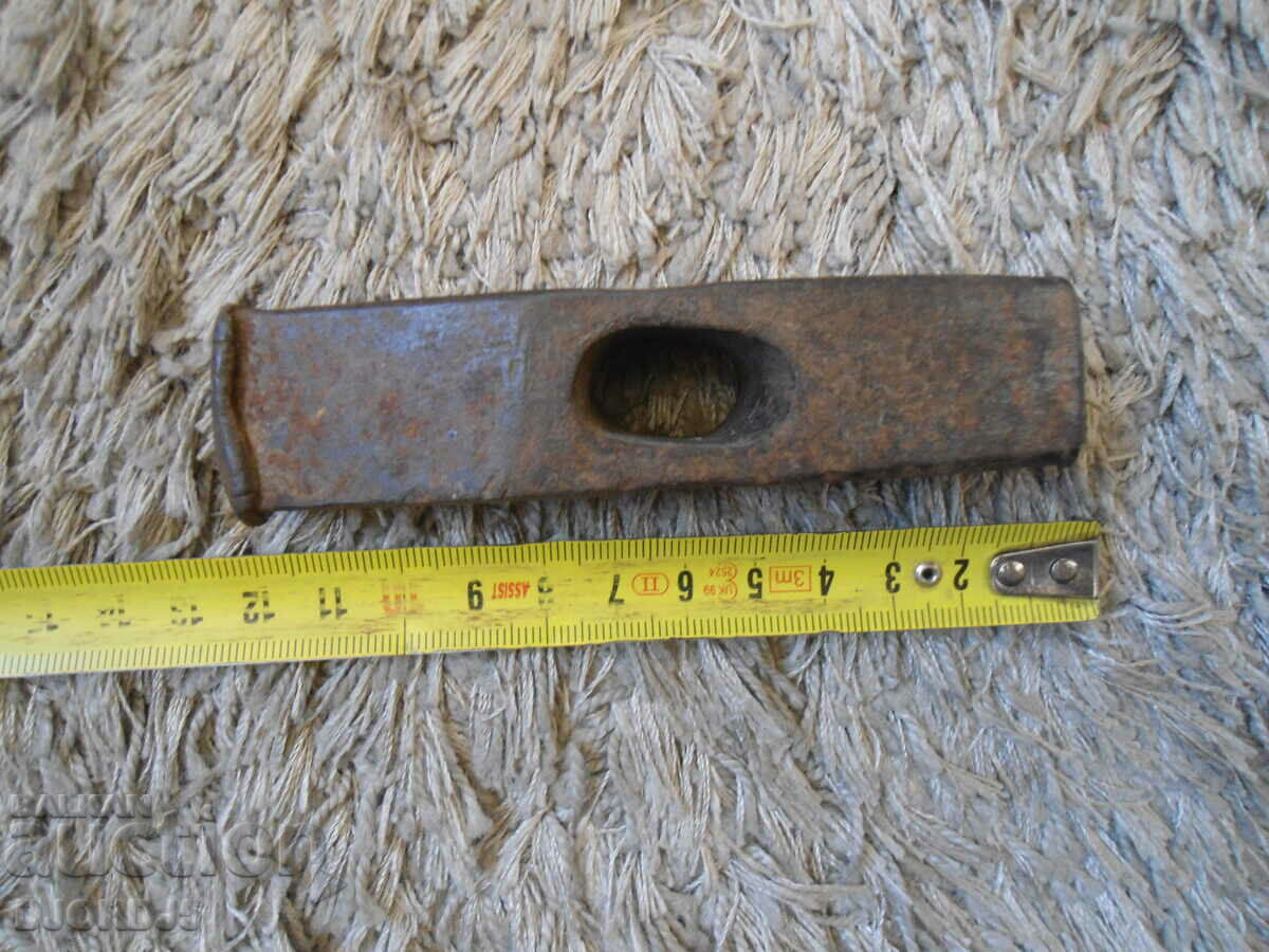 Auction An old hammer Auction An old hammer