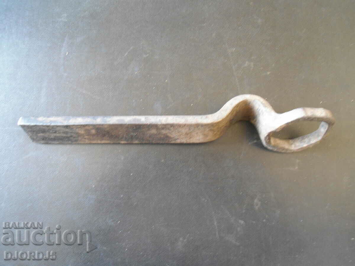 Old key with price 2.00 BGN | € 1.02 Old key with price 2.00 BGN | € 1.02