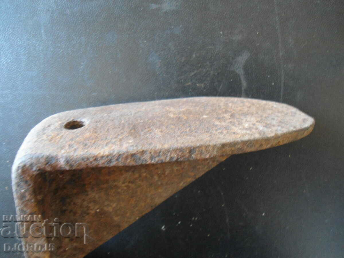 An old shoemaker's anvil with price 8.00 BGN | € 4.09 An old shoemaker's anvil with price 8.00 BGN | € 4.09