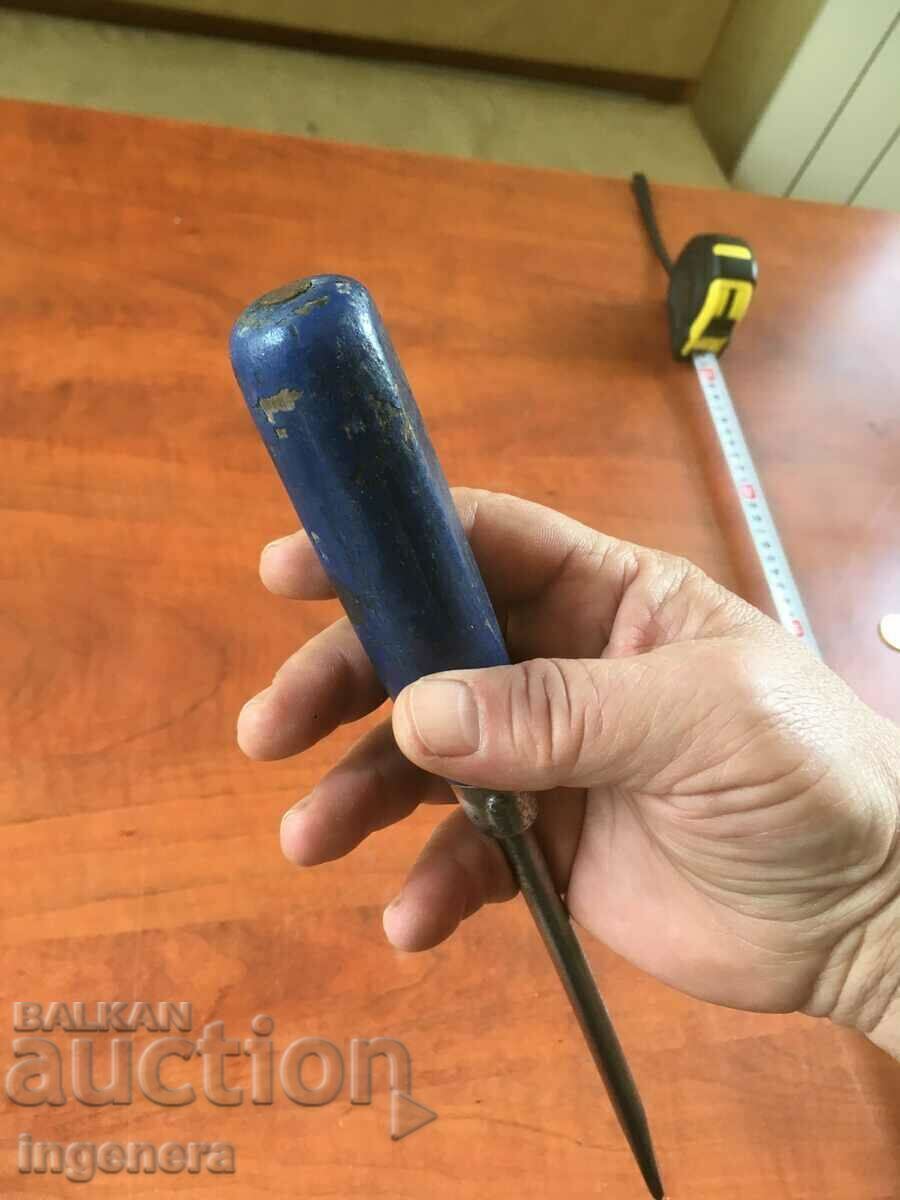 SCREWDRIVER AS A TOOL HUGE AND STRONG GERMAN - 7 SCREWDRIVER AS A TOOL HUGE AND STRONG GERMAN - 7