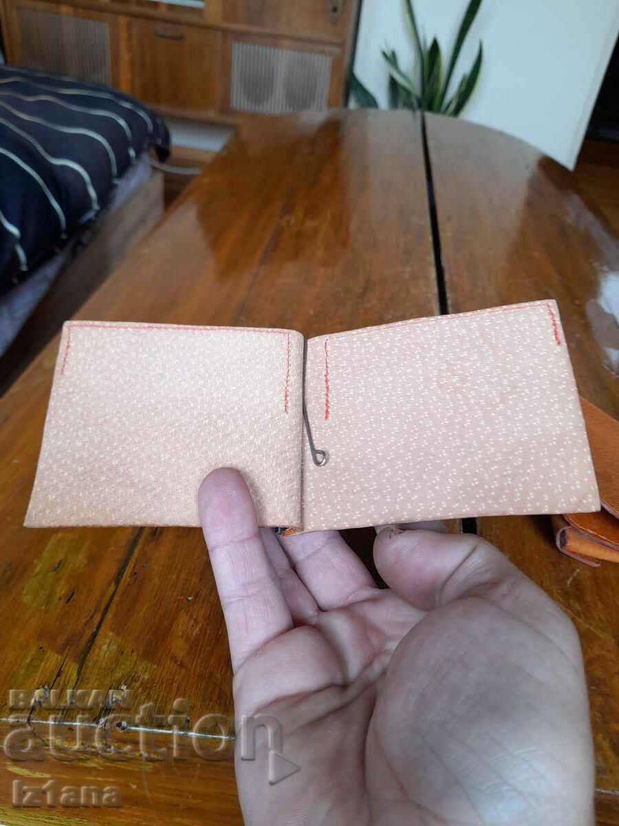Delivery of Old purse, wallet Delivery of Old purse, wallet