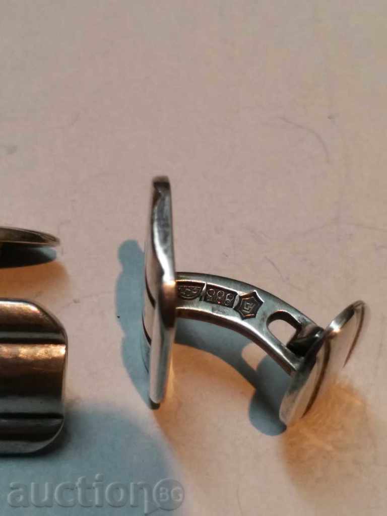 Livrarea Manșete de argint Livrarea Manșete de argint