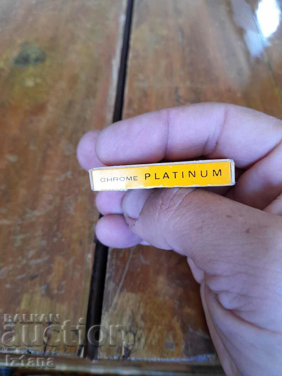 Auction Old shaving blades Bic Auction Old shaving blades Bic