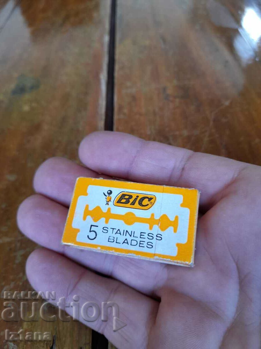 Delivery of Old shaving blades Bic Delivery of Old shaving blades Bic
