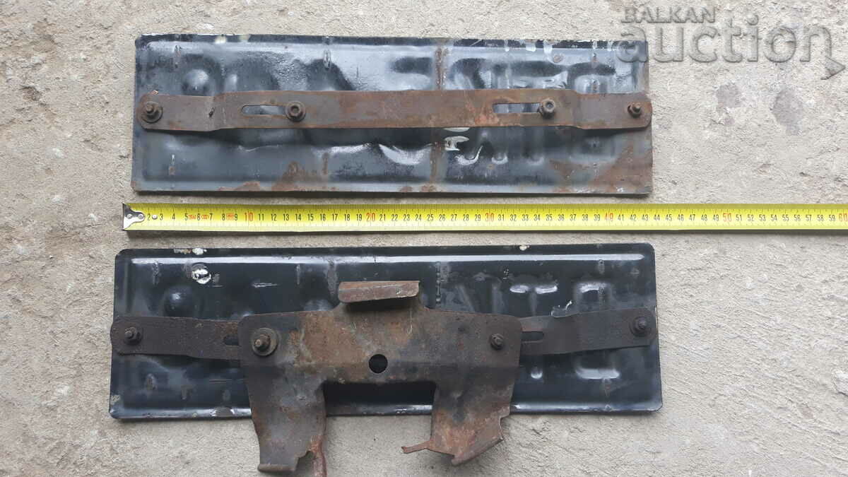 Delivery of old enameled numbers auto retro plates social 60s Delivery of old enameled numbers auto retro plates social 60s