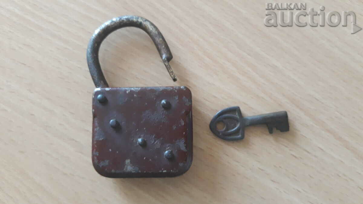 Auction antique retro vintage padlock small padlock with key Auction antique retro vintage padlock small padlock with key