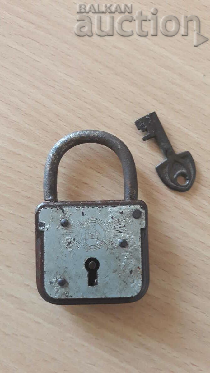 Delivery of antique retro vintage padlock small padlock with key Delivery of antique retro vintage padlock small padlock with key