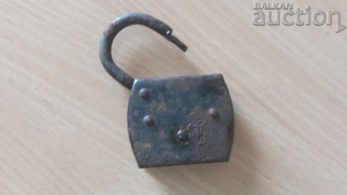 Auction  vintage retro vintage padlock small padlock
