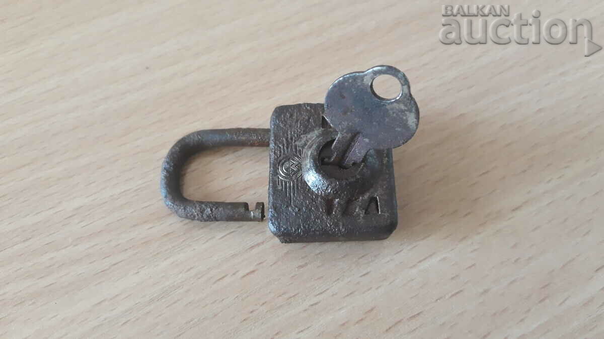 antique Wehrmacht padlock small padlock with key WW2 WWII - 5 antique Wehrmacht padlock small padlock with key WW2 WWII - 5
