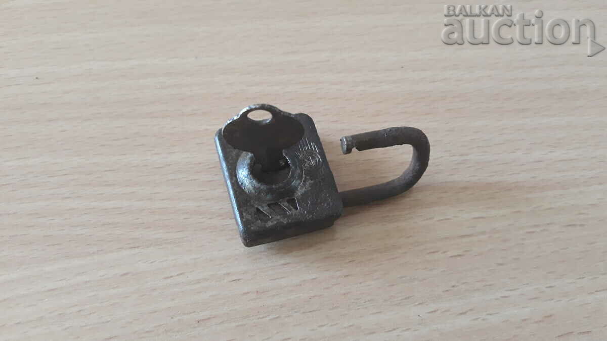 antique Wehrmacht padlock small padlock with key WW2 WWII - 6 antique Wehrmacht padlock small padlock with key WW2 WWII - 6