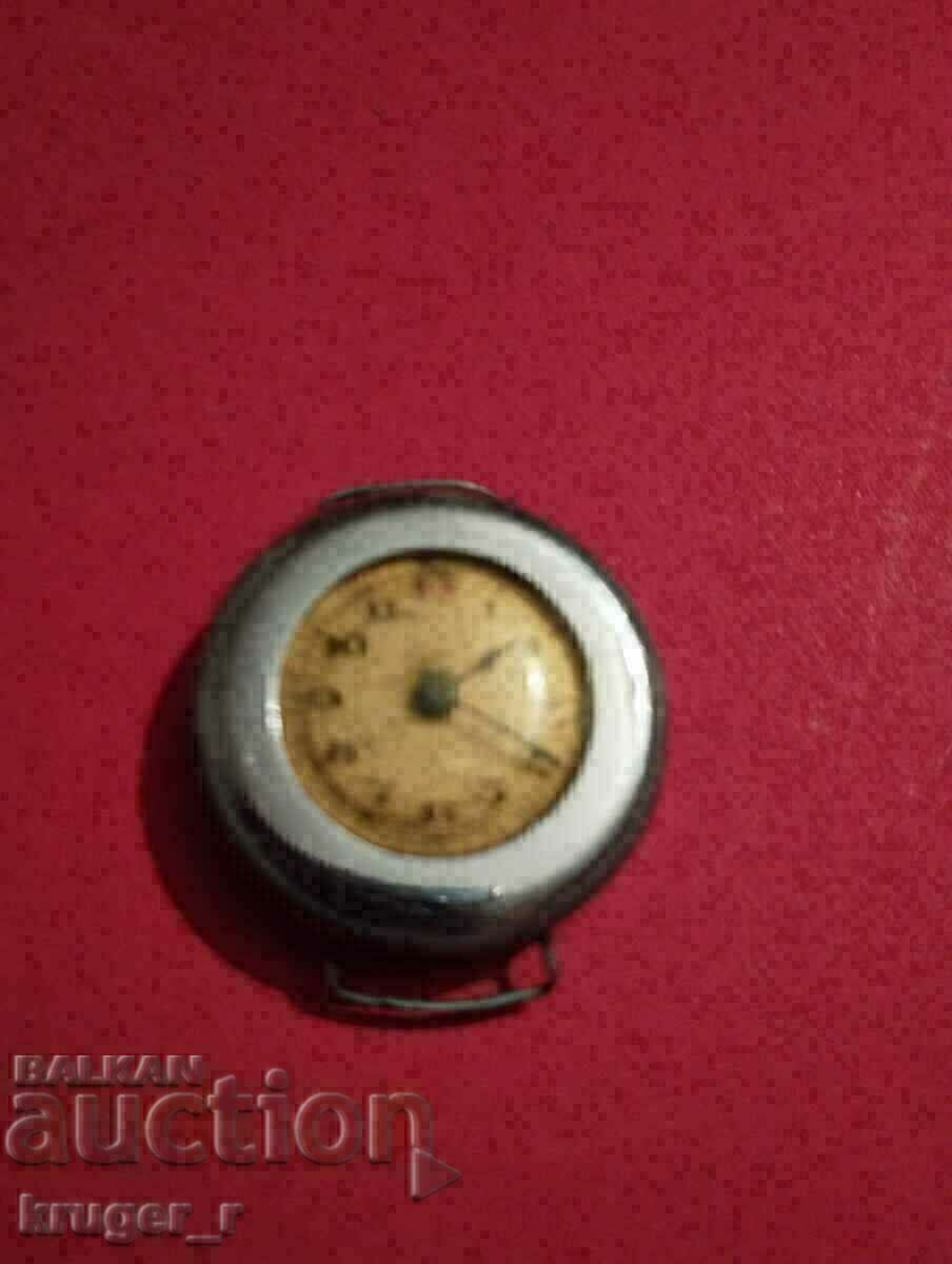 Ελβετικό ρολόι για γυναίκες με τιμή € 5.11 | 9.99 BGN