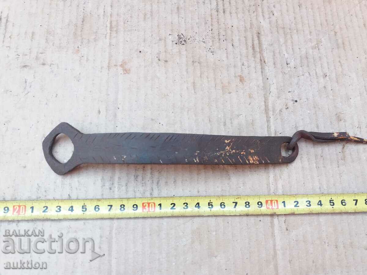 WROUGHT REVIVAL LOCK FOR THE GATE - CRANE with price 5.99 BGN | € 3.06 WROUGHT REVIVAL LOCK FOR THE GATE - CRANE with price 5.99 BGN | € 3.06