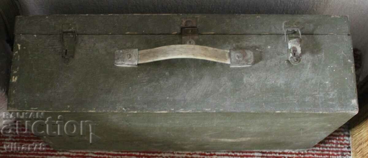 Auction  OLD WOODEN SUITCASE